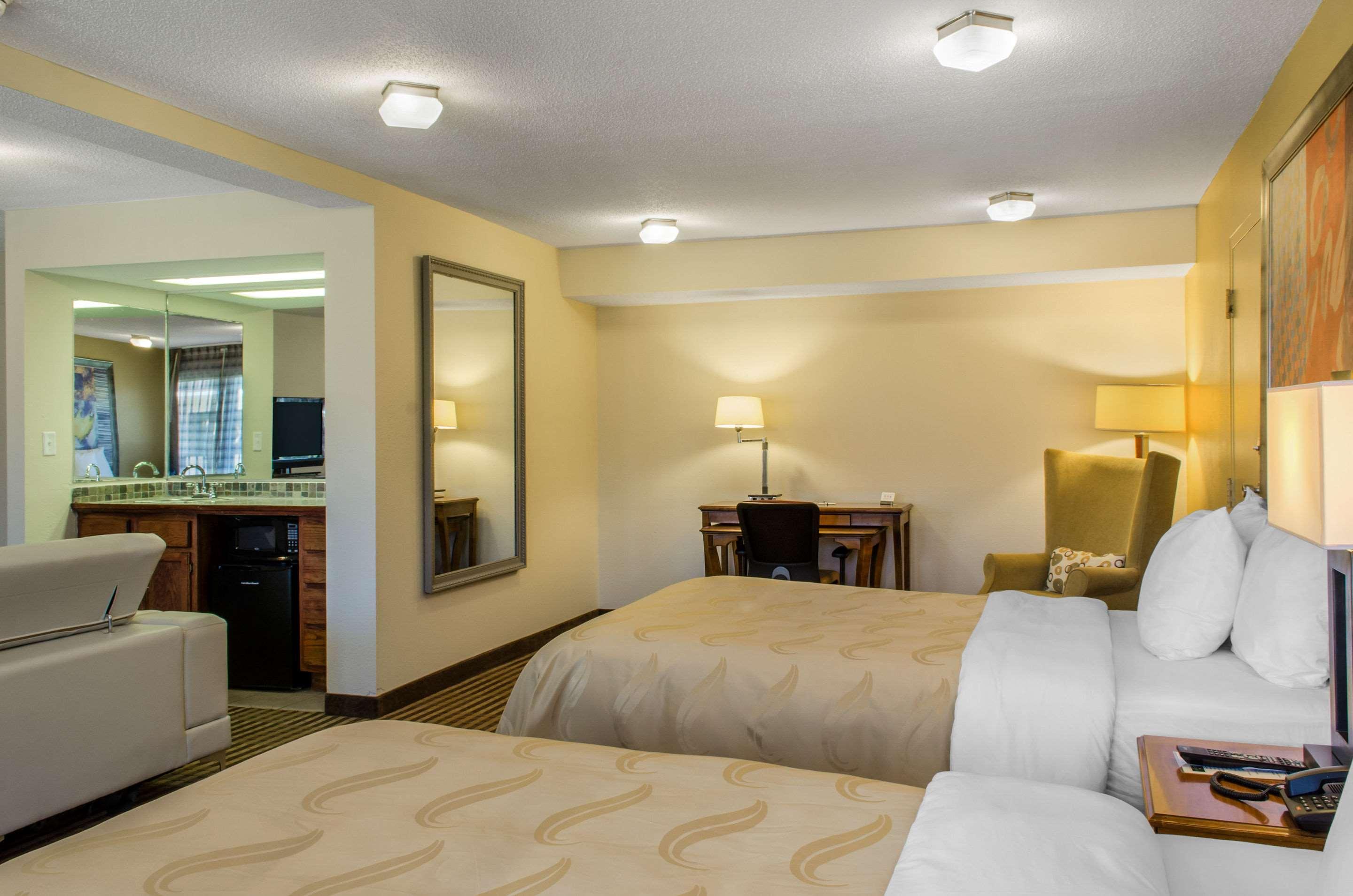 Quality Inn & Suites Laurel Exteriör bild