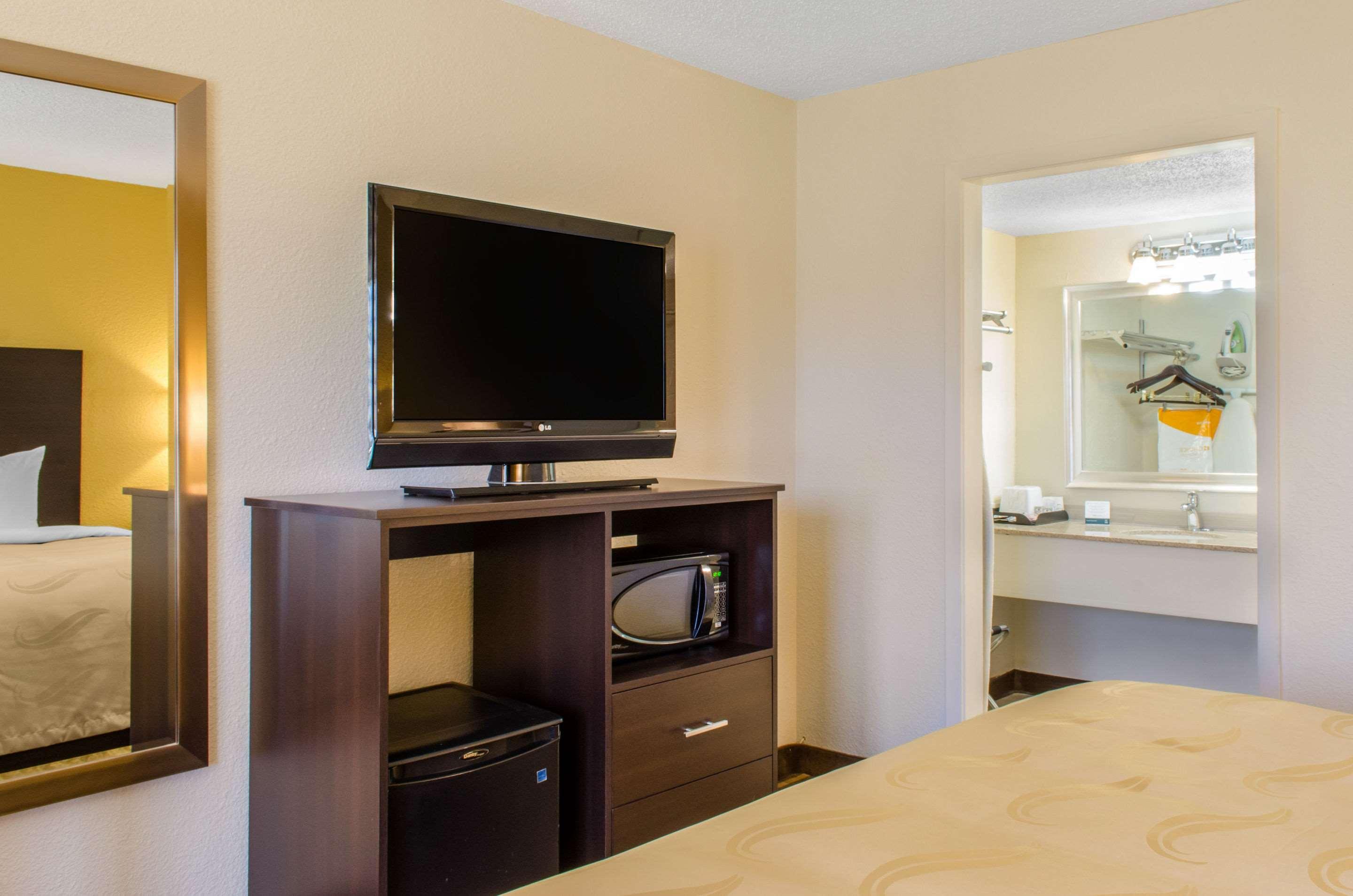 Quality Inn & Suites Laurel Exteriör bild