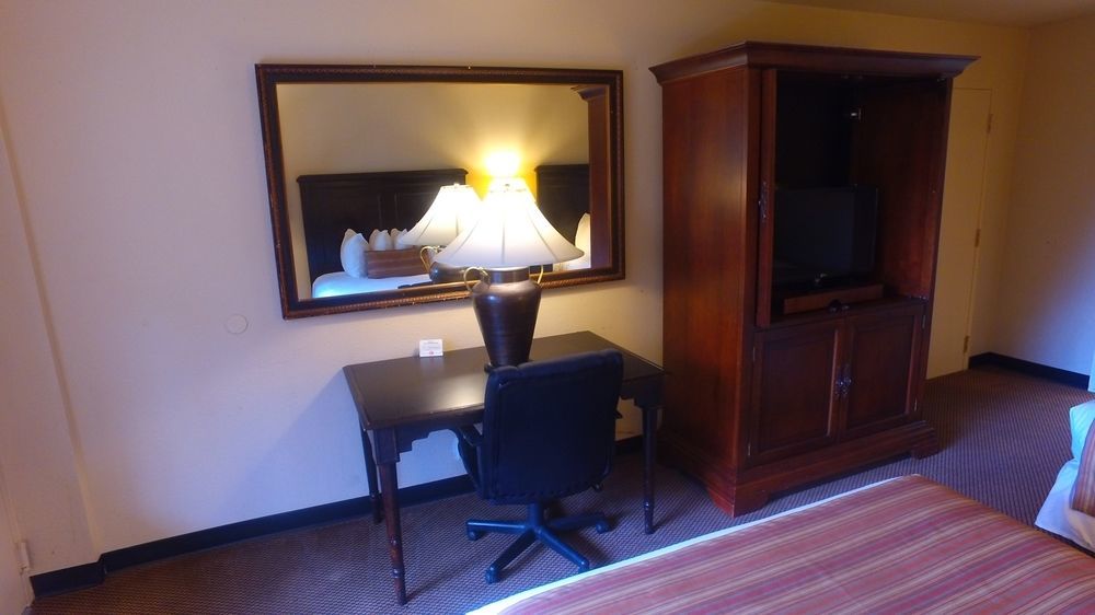 Quality Inn & Suites Laurel Exteriör bild
