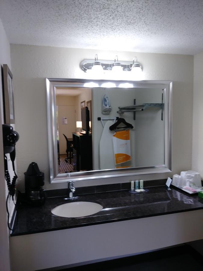 Quality Inn & Suites Laurel Exteriör bild